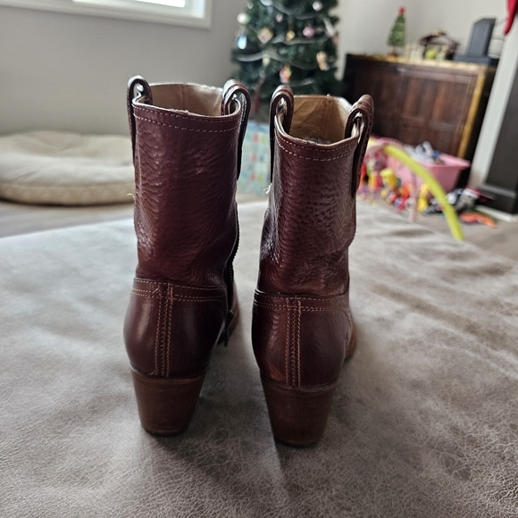 Frye Jane Trapunto Bootie - Picture 7 of 9